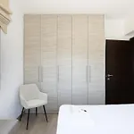 Manouel Villa *