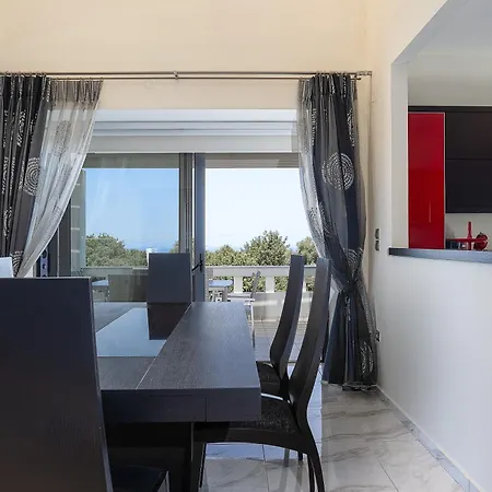 Manouel Villa *
